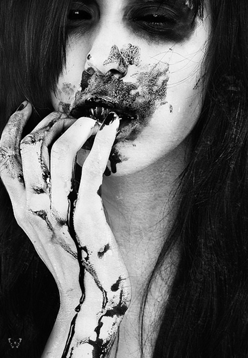whitesoulblackheart:  Nightmare by Josefine Jonsson more edits here … Ƹ̴Ӂ̴Ʒ