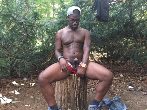 wonkey-wolfpup:  Just a casual stroll 🚶🏾 around Tiergarten in Berlin 🤷🏾‍♂️