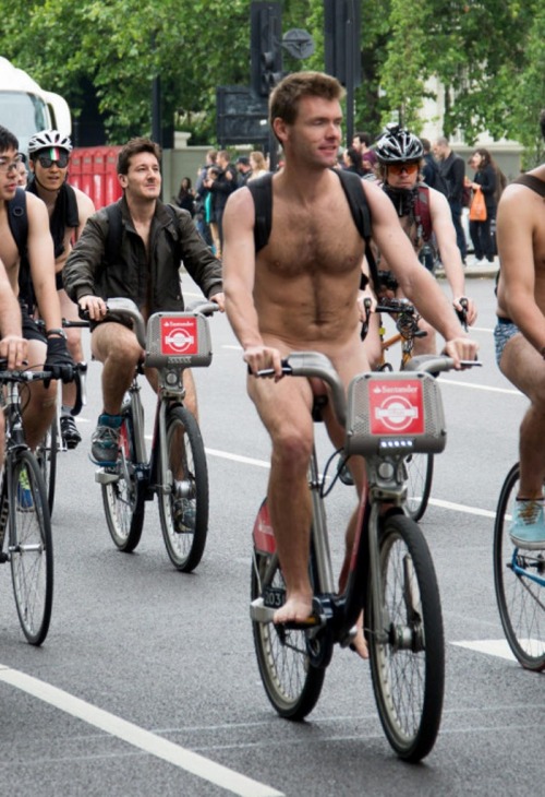 londonnakedbikeride:  4 of 4. 