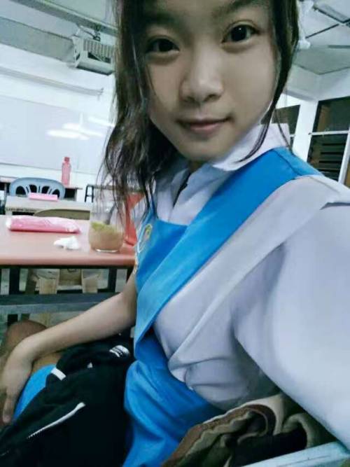 evacheah: School day 校花