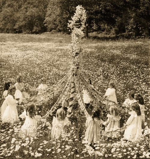 purewitchery:  Happy Beltane! 