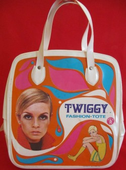 vintagetoyarchive:  MATTEL: 1967 TWIGGY White Vinyl Fashion Tote 