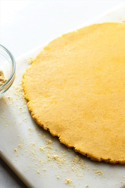 foodffs:  Chickpea Thin Crust Pizza DoughFollow for recipesIs this how you roll?