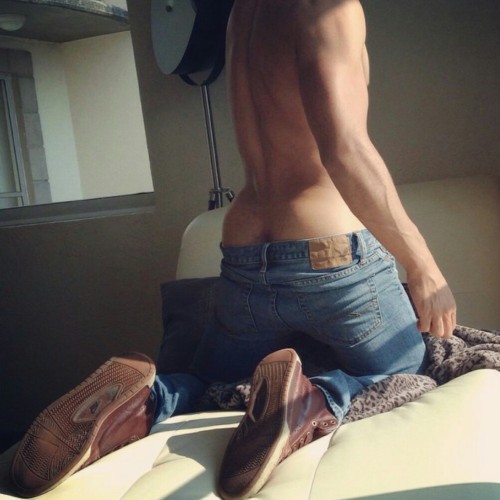 beimaschi:  Instagram: ottonielyanez
