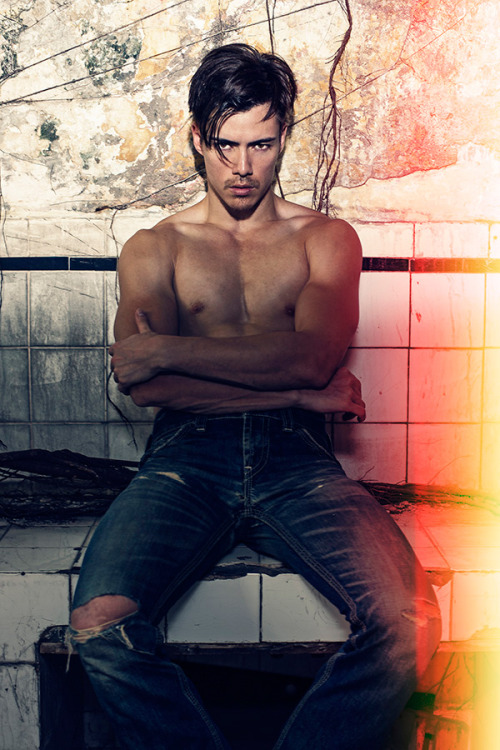 Jun Tyler by Wong Sim, 2012Wong Sim Official Site | FacebookJun @ Independent | Snap!Inc