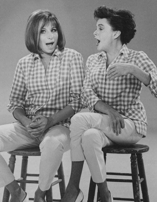 Barbra Streisand and Judy Garland performing on The Judy Garland Show - Aired: October 6, 1963