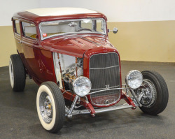 rollinmetalart:Another perfectly executed retro-rod complete with Buick finned brakes, commercial headlights and a 348/409 engine.  Ventura Nationals, Ventura, CA.