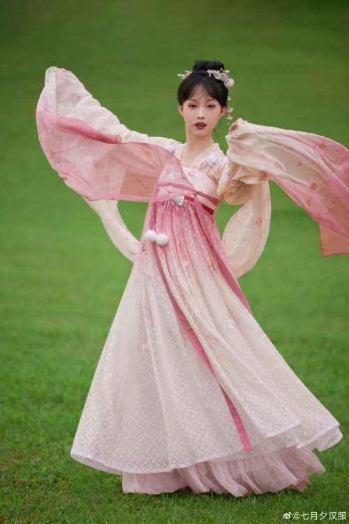 hanfugallery:chinese hanfu by 七月兮