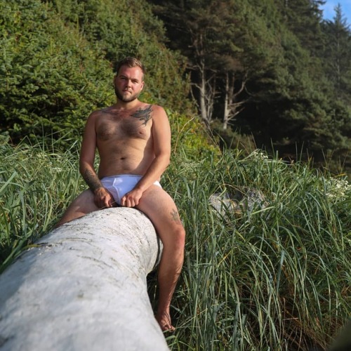 steven-of-nine:Having fun being a hoe in nature. From Shi Shi beach a couple weeks agowww.i