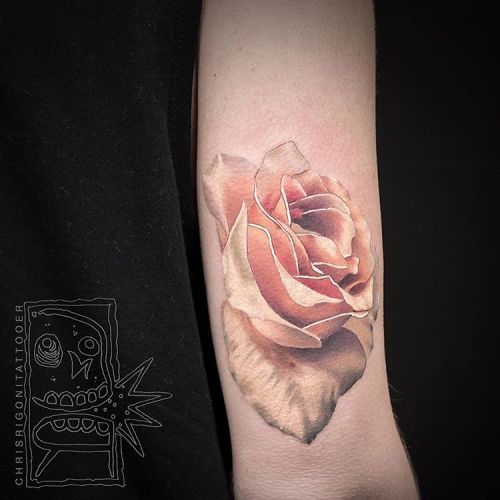 Simple rose for Monique on the back of her arm.Thank you!#chrisrigonitattooer #chrisrigoni #hold