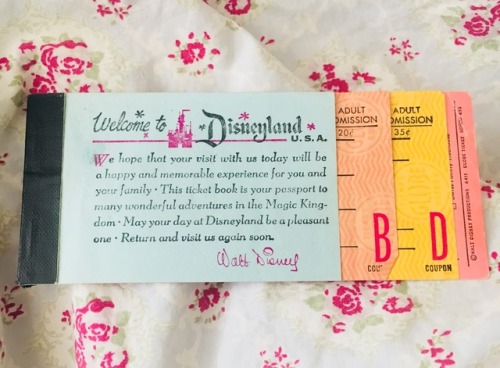 tory-b:My grandpa gave me his vintage 1960s Disneyland tickets as a birthday present because he know