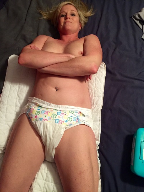Porn thebambinogirl:  Getting my diaper changed photos