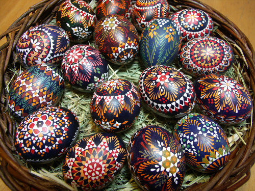 Colorful eggs of Lusatian Sorbs (Serbjo, Serby).Pattern explanation is from the book:Andrea Paulik P