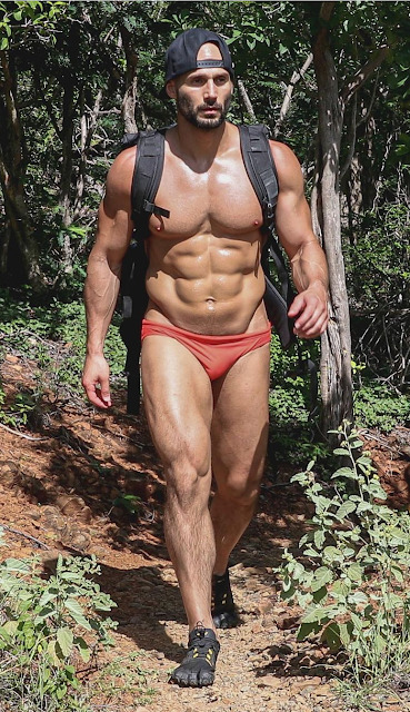 greenspeedos:  out for a stroll