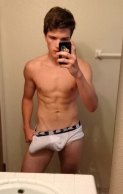 instaguys:  Guys with iPhones Source: gwip.me