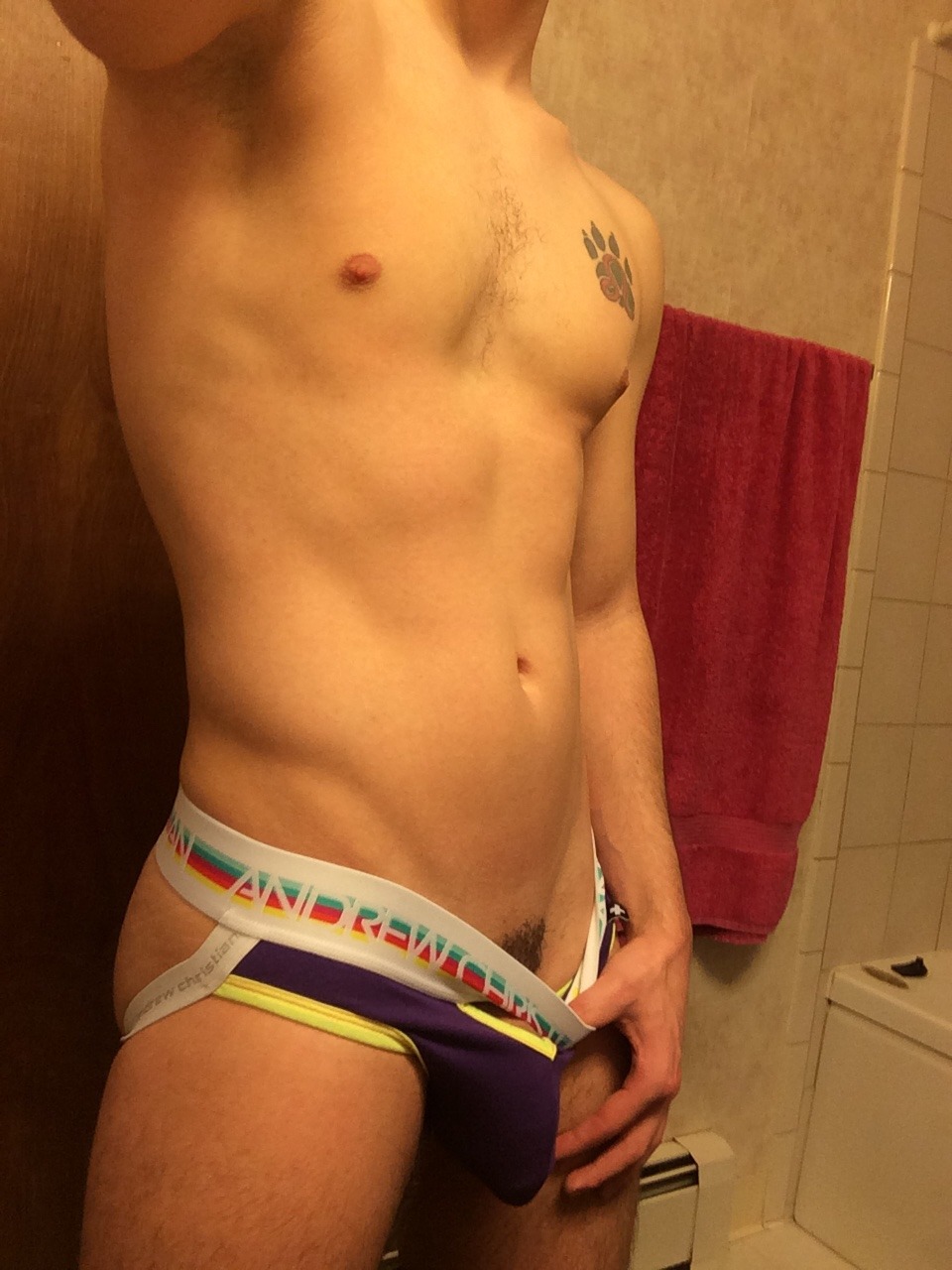 andrewchristian:  doodlehobbit:First time really gettin to work out since being sick!