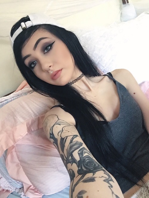 Porn horrorcutie:  Bless up  photos