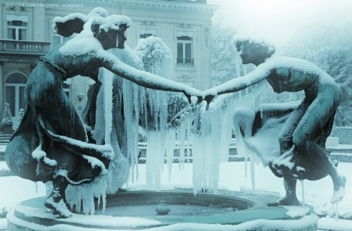 vintagepales: Frozen Fountains via ckylptyrasculpture A Baltic capital of an empire, or an enchant