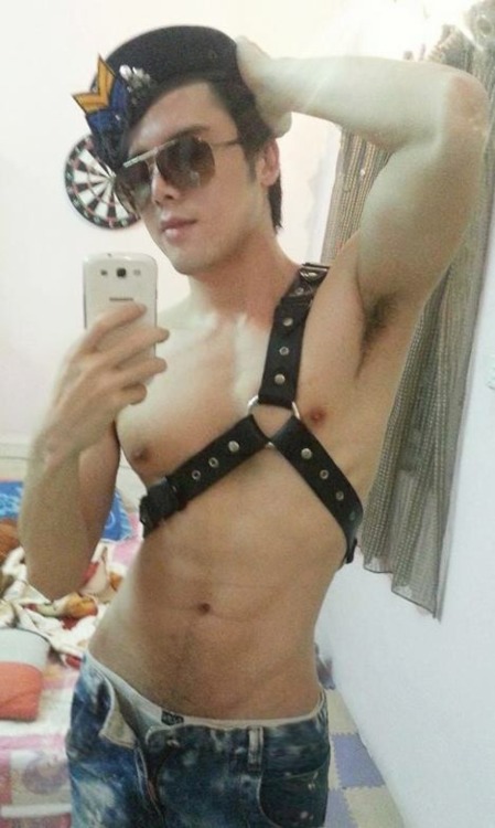 vuvivuvi:  duythodancer:   sexydick981:   hoangnamlau:  Hotboy Nguyễn Anh Nam part2 Nickname: Daniel Khoa Nam; Nam milk Hà Nội Cu to Nghe đồn là BI - TOP  Ngọt vl   Anh Nam chứ ai :))   Good 