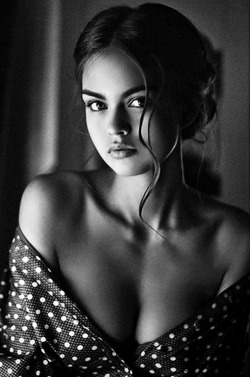 ick4u:  Only the most beautiful. Dreams in Black and White  