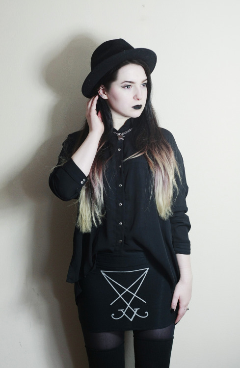 xsilverwolfie:  Model @xsilverwolfie  Skirt: Electronic Kitty  