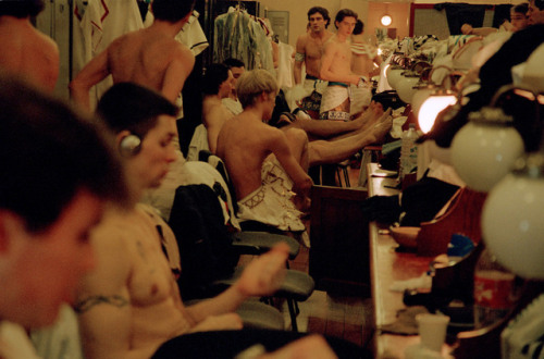 dolm:  France. Paris. 2004. Ballet dancers behind the scenes at the Opera Garnier. Gueorgui Pinkhassov.