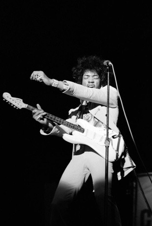 the-jimi-hendrix-experience:Central Park, 5 July 1967. Photographed by Linda Eastman