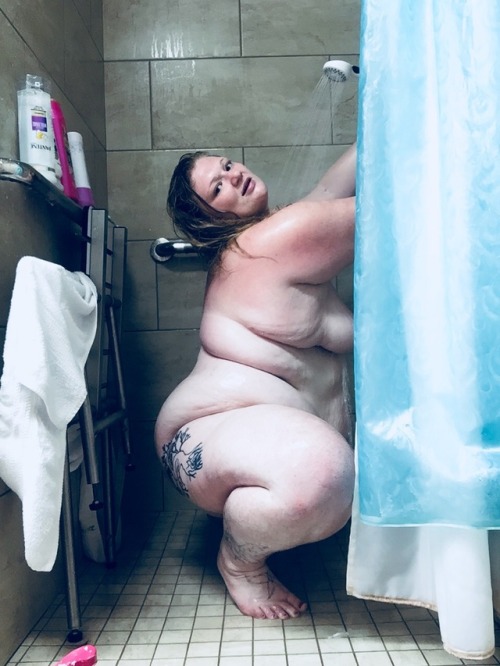 Porn bigbeautifulbombshell87:  Shower pix photos