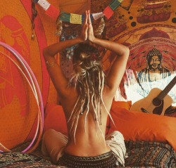 the-soul-tribe:  ॐ ❂☽ ☼ love and light ☼ ☾❂ ॐ 