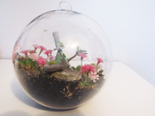 ll22art:The “We’ll Meet Again” TerrariumI decided to use fake flowers until I coul