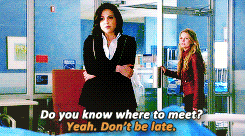 beescharmer:swan queen ± divorced lesbian momies↳ ”And what you think Emma?”