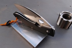 coutographe:  SPYDERCO : CHINESE FOLDER my blog : Le coutographe