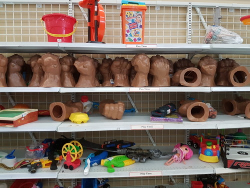 shiftythrifting:Thank god… I thought I’d never find 28 giant rubber hands.. What a relief