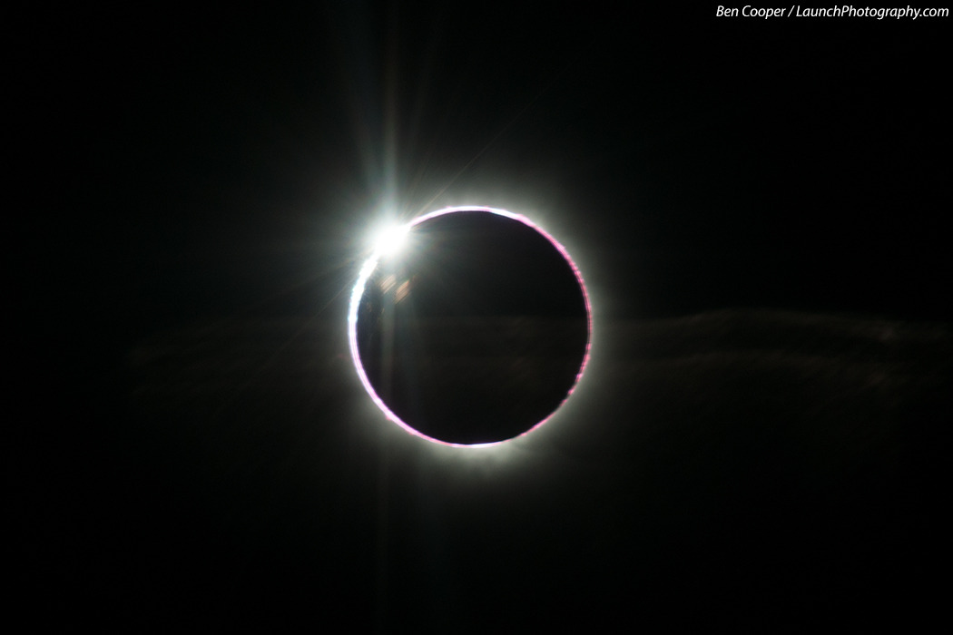 astronemma:  Rare Hybrid Solar Eclipse Photos of Nov. 3, 2013 Images credit: Nicholas