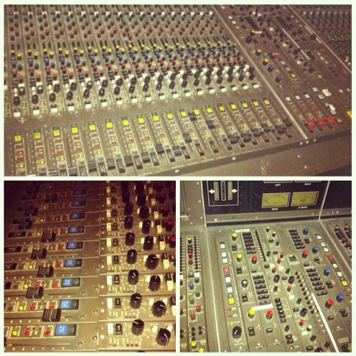 Finally going to get the vintage API console trucked out here so she can get all fixed up for the studio 💋