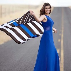 wednesdaystwisted:  machetelanding:  RIP Natalie Corona of the Davis, California police department. She was a 22-year-old rookie officer who graduated from the police academy in July 2018 and had completed her field training just before Christmas.  ❤️