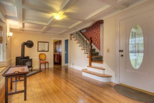 househunting: $485,000/3 br/1360 sq ftNewport, RI built in 1900