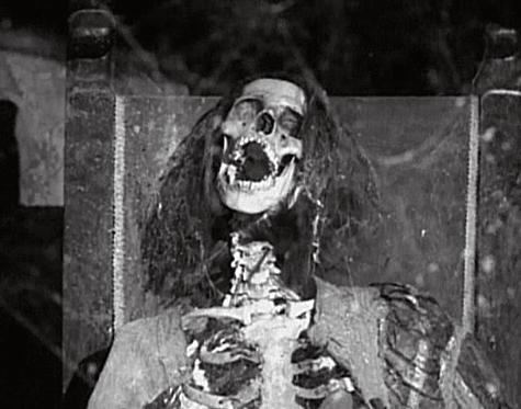 rhetthammersmithhorror:El mundo de los vampiros . 1961 . imdb