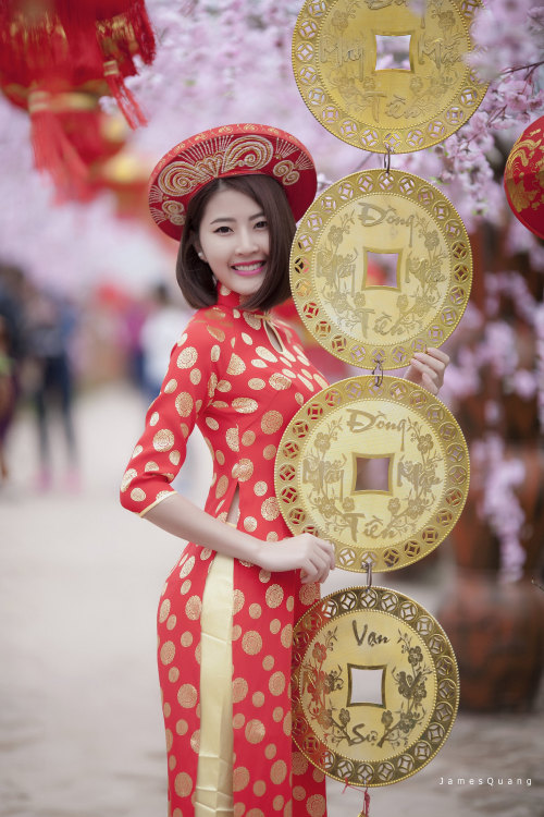 Vietnamese long dress (Ao dai) bởi Beauty Collection Qua Flickr: Photo backup flic.kr/s/aHsm