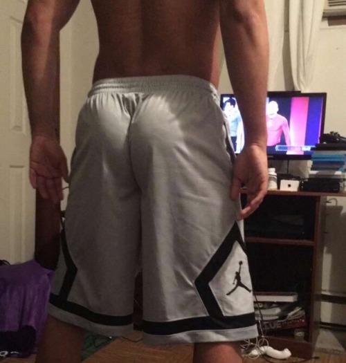 cowboiluv:  I love the sight of this🍑🍑😍