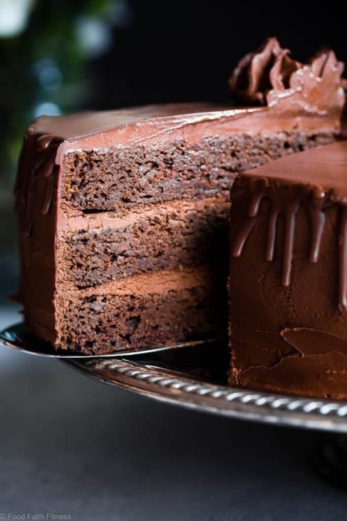 nougatella: Paleo Chocolate Avocado Cake with Coconut Flour | Food Faith Fitness