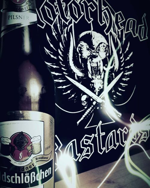 Beer from Dresden and Vinyl from Motörhead. .. the best combination! ;o)#motörhead #feldschlösschen 