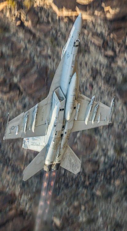 eyestothe-skies:F/A-18 Super Hornet