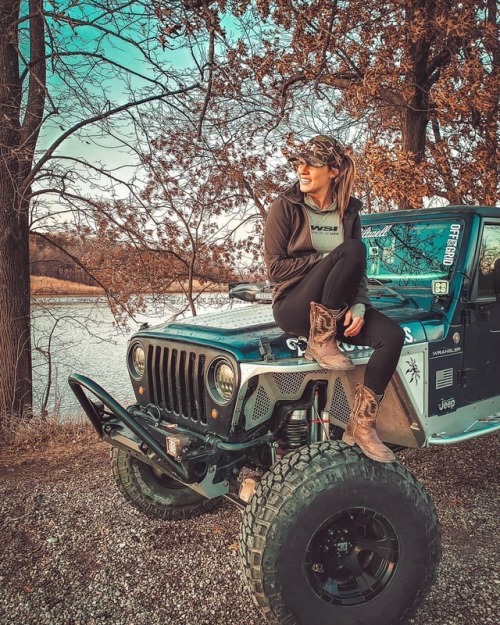 @thewildyolo www.jeepbeef.com ・・・ | Sunset on the Lake |  • Hangin with the Canadian Geese on t