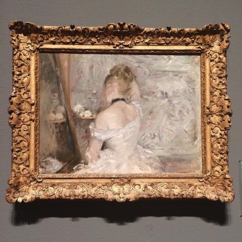 andantegrazioso:Berthe Morisot, Lady at her Toilette, The Art Institute of Chicago| expatesque