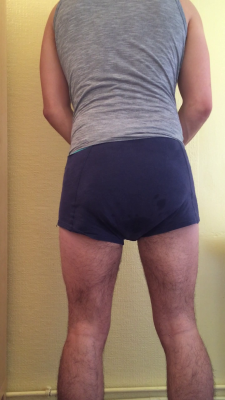 alttdude:  Pretty soaked diaper 