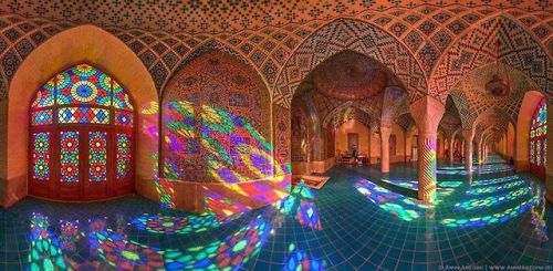 deducecanoe: mymodernmet: The stunning Nasir al-mulk Mosque hides a gorgeous secret between the wall