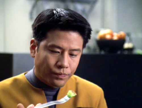 Mom’s Apple PieHarry’s mom used to make him apple pie. Neelix tries to cheer him up by making it for