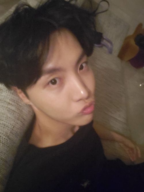 bts-weverse-trans: 200711 Hoseok’s Weverse Moments