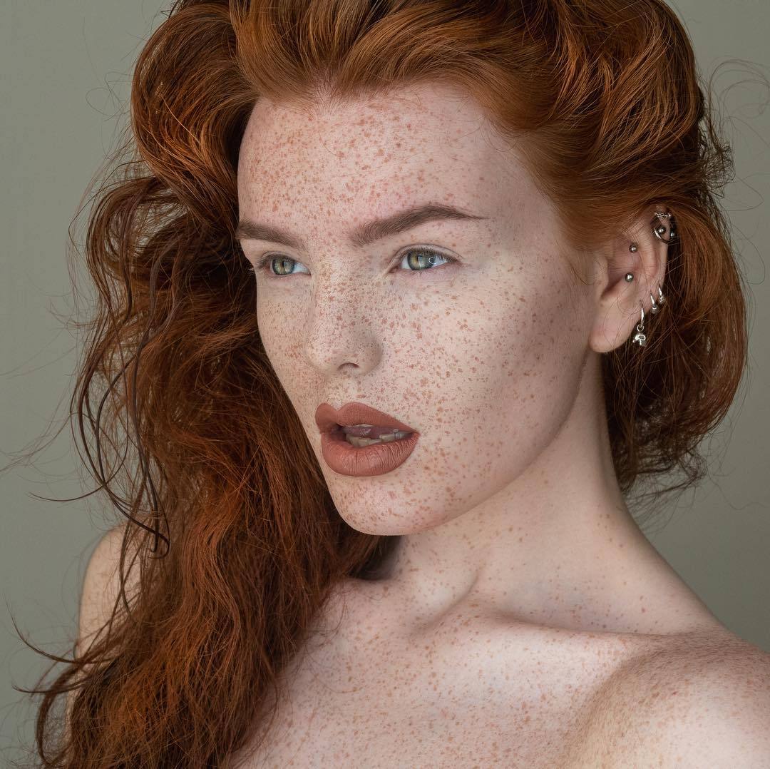 Miss Deadly Red